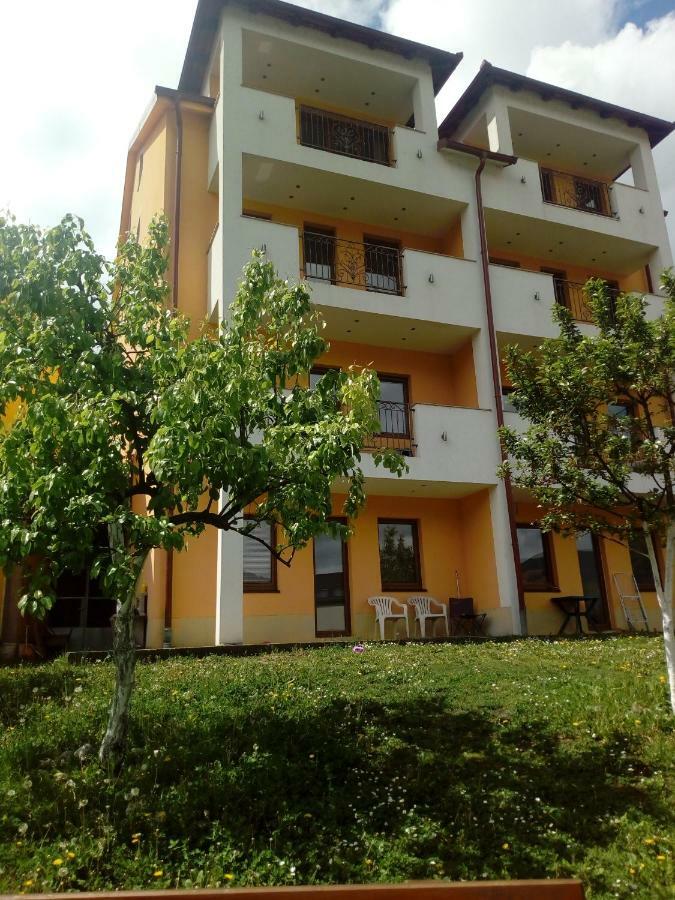 Apartman Lala Foca Bagian luar foto